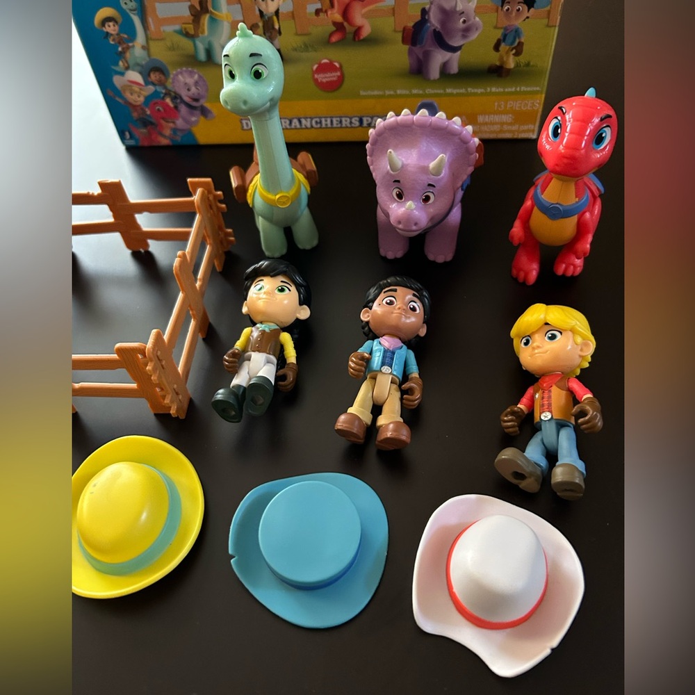 ✅ 5 for $25 - Dino Ranch Toy Set, 13 Pieces Excellent Condition in Box - Picture 4 of 7